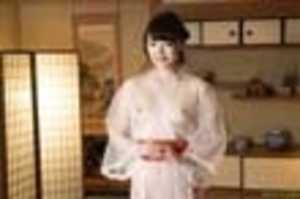 Refined Adult Healing Inn - A slender, fair-skinned beauty provides hospitality with her special talents[Origin]