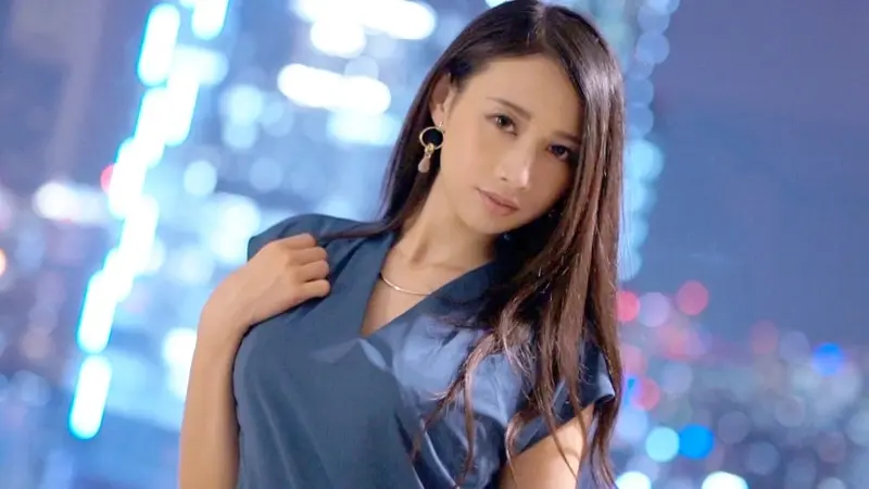 LuxuryTV 1310 - A Seductive Temptress in Full Bloom! Her exquisite body, crafted with refined aesthetics, ignites male desires as she serves with devilishly alluring expressions. Watch as she receives intense pleasure from a massive phallus, her hair disheveled in ecstasy. Her mature sensuality on full display as she reaches multiple climaxes is absolutely must-see![Origin]