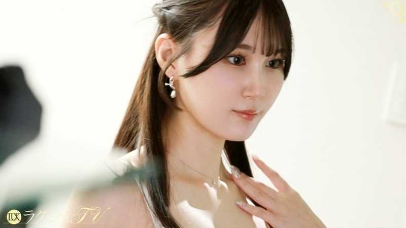 【裸女神】現役モデルが初めて全てを晒け出す…裸になった彼女は信じられないほど肌が白くて、神秘的だった…人生で一番気持ち良いセックスに、極上白柔肌が紅潮し絶頂を繰り返す。 ラグジュTV 1853