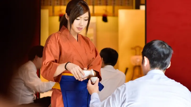 100% Real! Surprise Interview with the Rumored Beautiful Shop Girl => AV Negotiation! Target.10 (Front) Beautiful Hostess at Traditional Restaurant/(Back) Frustrated Pervert Girl in Taito Ward