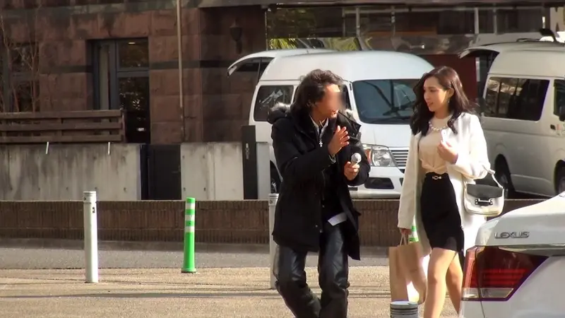 Picking Up Celeb Housewives on the Street for Home AV Shooting! => Creampie Sex! celeb.21 That tongue technique is too erotic... Licking AV actor VS Licking celeb wife in sloppy saliva-dripping intercourse! in ●●