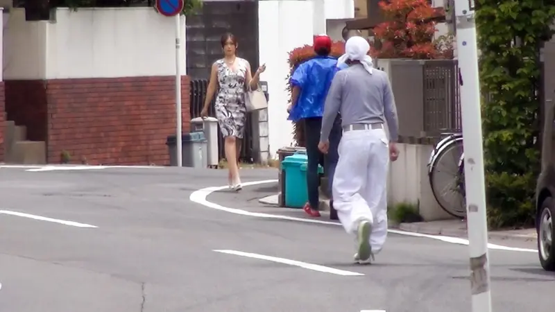 Picking Up Wealthy Married Women on the Street for Home AV Filming! ⇒ Creampie Sex! celeb.30 Neglected by Husband for 3 Years!! Extending a Helping Hand to a Love-starved Elite Lady!! in Suginami