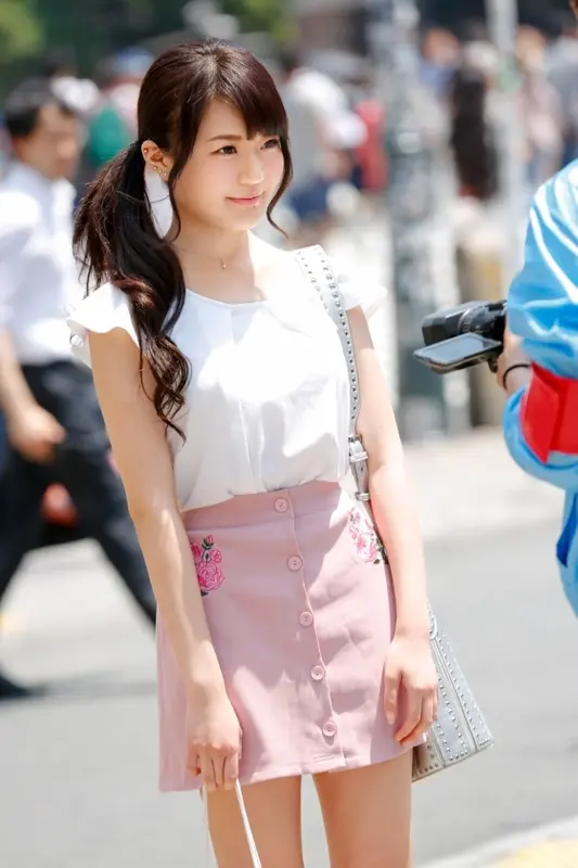 Rumor Investigation! Can You Score with a Cute Country Girl from the Countryside? Episode 12 - A Day of Following an Innocent Hokkaido Girl Under the Pretext of Research... in Shibuya