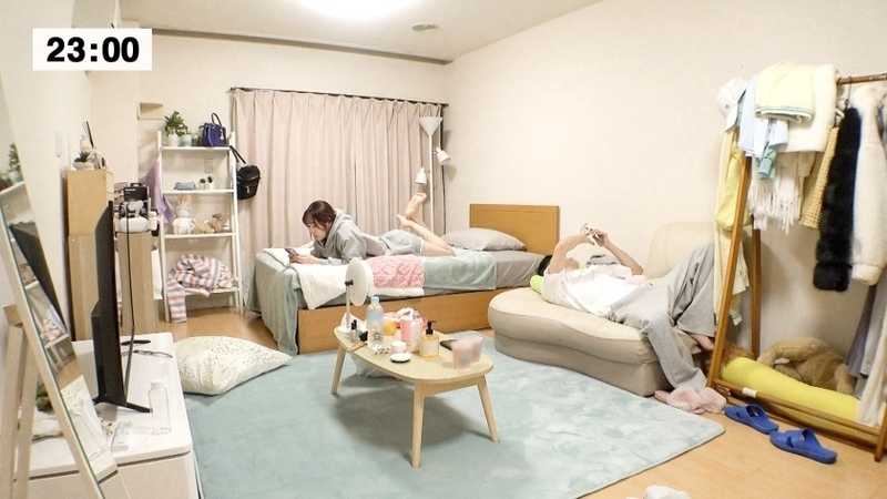 【爆乳Kcup×潮吹き】家でリラックスしてる柔肌K乳彼女と、部屋着すっぴん姿で貪り合う。僕にしか絶対見せない笑顔、メス顔、イキ顔…。2人っきりで迎える週末の金曜日から土曜日の朝まで、人生で一番幸せな時間を疑似体験してみませんか？眼前に揺れ動くKカップおっぱいを揉みしだく夜と、潮吹き彼女の肌感を直に感じる密着セックスで生中出しする朝。秘密のカップルハメ撮り投稿【半同棲カノジョ】