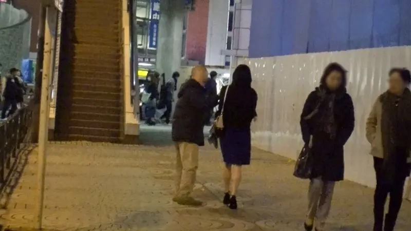 Picking Up Wealthy Married Women on the Street for Home AV Shooting! => Creampie Sex! celeb.55 A seemingly pure and virtuous wife transforms into an unrecognizably erotic spouse when faced with male anatomy!!! in Shinjuku