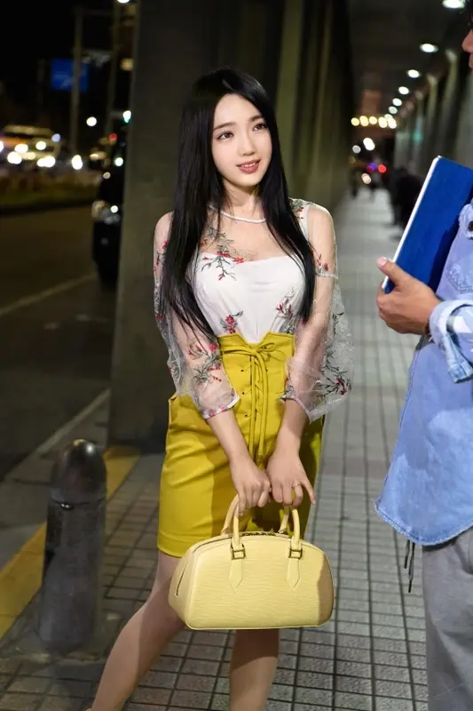 Picking up Taiwanese Celebrity Wives on the Street for Home AV Shooting! => Creampie Sex! celeb.68 A beautiful and devoted Taiwanese wife who considers her first love and first boyfriend as her husband goes wild with another man's rod! in Arakawa District[Origin]