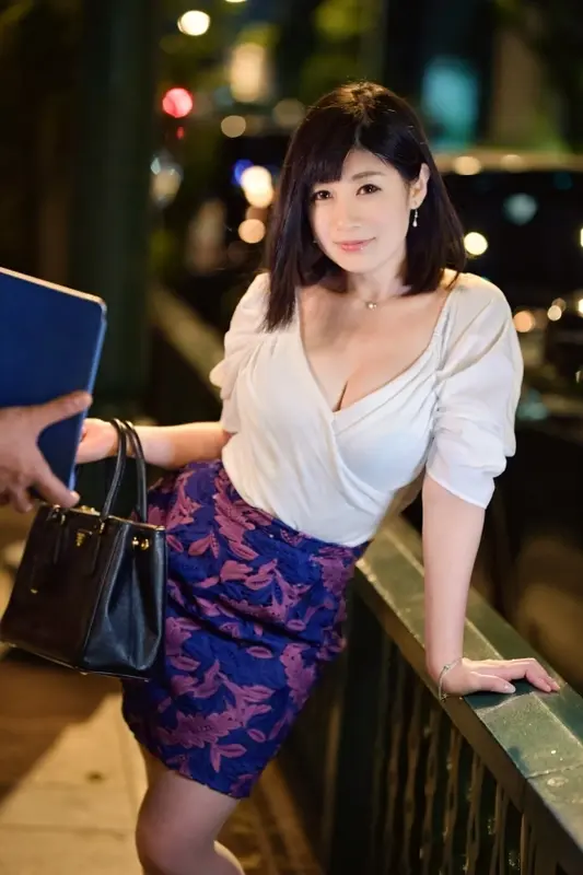 Picking Up Wealthy Married Women on the Street for Home AV Shooting! ⇒ Creampie Sex! Celeb.76 - A Shaved Wife in Meguro Who Claimed Perfect Marriage But Easily Gave In to Different Passionate Caresses Than Her Husband's[Origin]