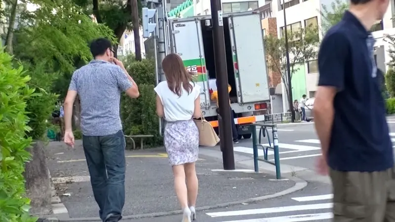 Amateur Wife (Sexually Frustrated) - Street Pickup! A lonely young wife having an affair at home while thinking of her busy husband in their spacious house...[Origin]