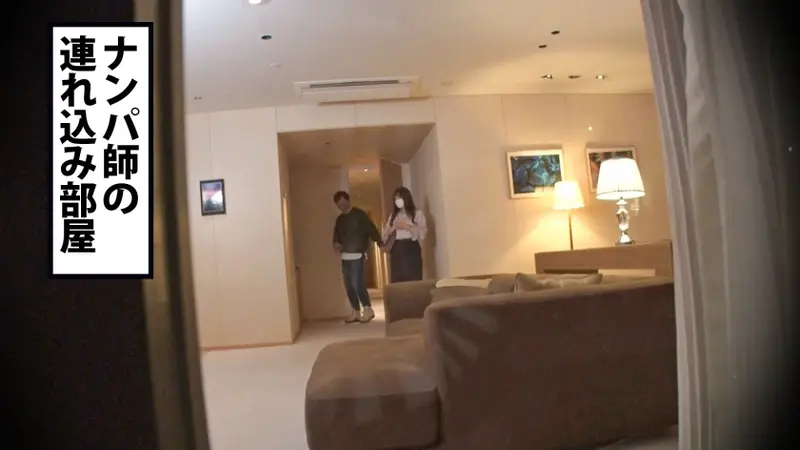 Popular Busty Girl: Hidden Camera Footage of a Pick-up Artist Seducing a Constantly Approached Busty Girl![Origin]