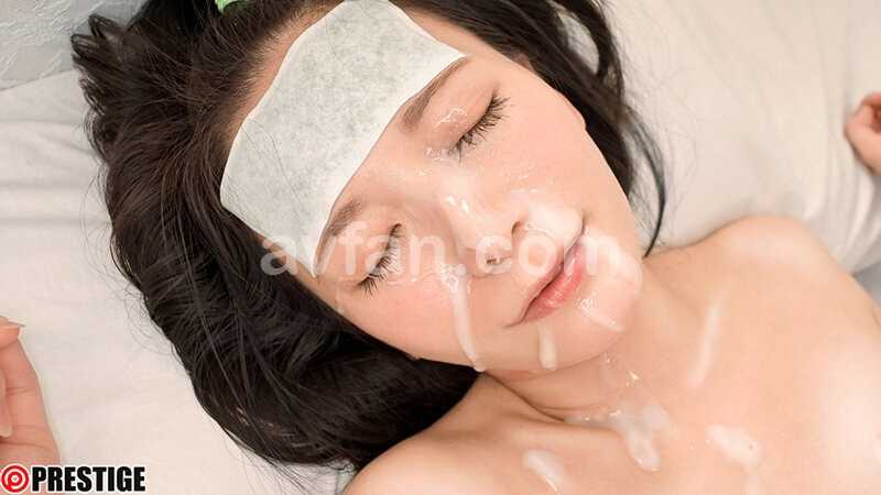 Nonō Yura, a talented Japanese adult video actress known for her facial expressions. Her delicate features and expressive face capture every subtle emotion during performances, making her highly regarded in the industry.