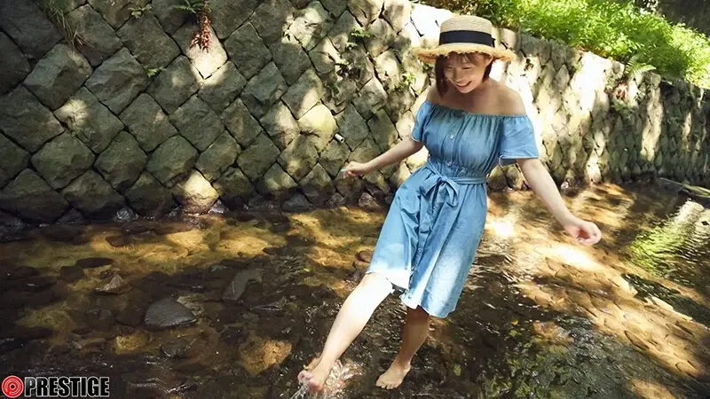 An intimate adult getaway for two, featuring creampie scenes. Trip 04: A two-day-one-night journey with 4 raw intimate encounters featuring Asuna Kawai (DOD)[Origin]