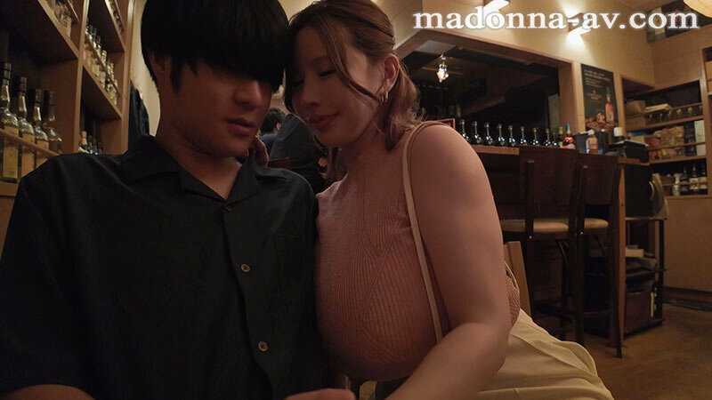 Sorry for my oversized breasts An M cup close contact in such a place Seductive temptress creampie date Kano Ai