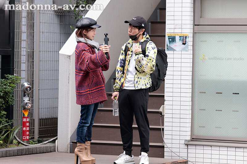 小島みなみアチージョに初降臨！！ 男優くんのSNS押しかけ張り込み逆ナンパ ～こじみなの熟した凄テク全部見せてあげるSPECIAL～