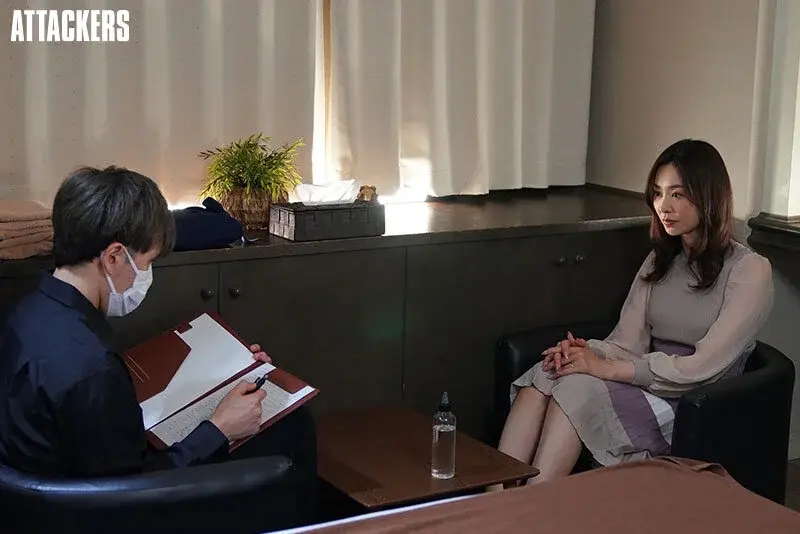 A married woman who became addicted to female-only sensual massage. Natsume Iroha