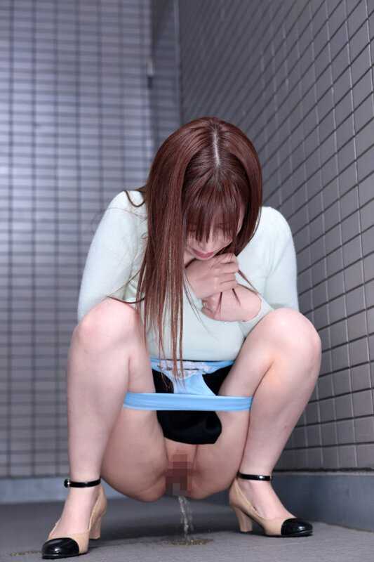 「こんなところでゴメンなさい…。でも、もう我慢出来なかったの…」 VOL.2 トイレが故障で使えず膀胱限界の放尿婦人27人