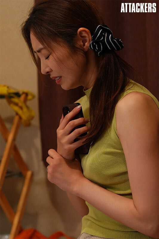 息子を誘拐され、7年ぶりに復職した人妻捜査官が媚薬漬けセックスで完全メス堕ち化。 夏目彩春