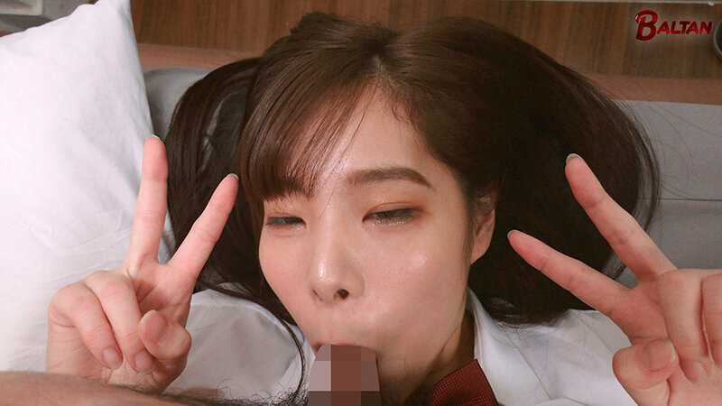 Intense eye contact during intimate moments - A subjective perspective of oral and manual stimulation