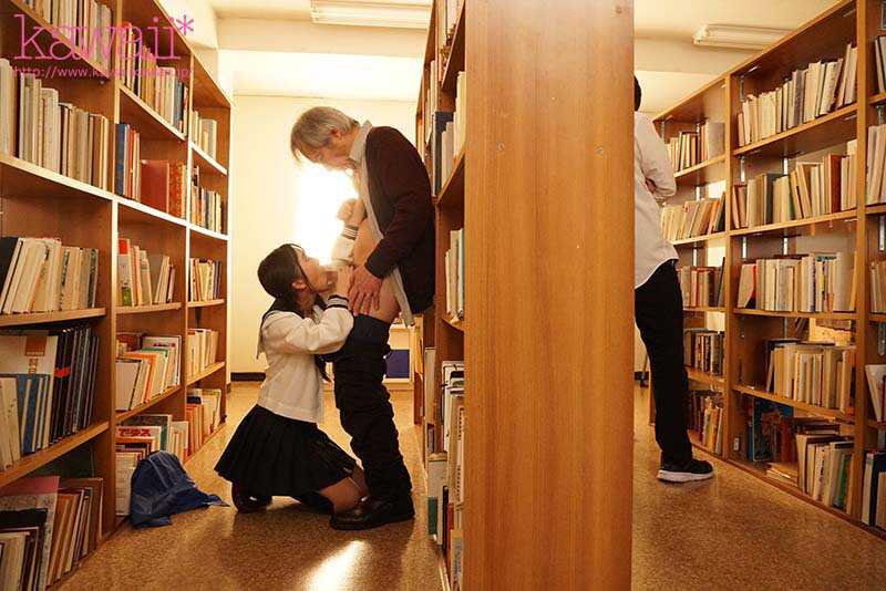 女生徒の耳元ささやき誘惑に打ちのめされた担任の僕は放課後ラブホや図書室で狂ったように禁断中出しを繰り返した…。 天音ゆい