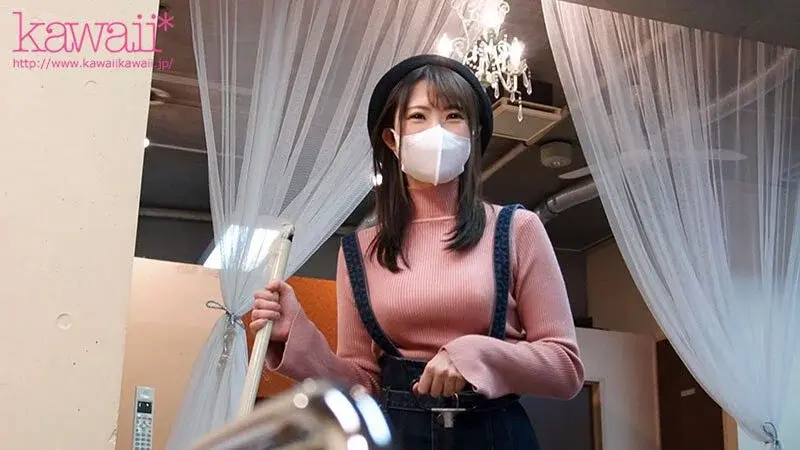 I want to eat your buttocks - 20-year-old Minami-chan, a part-time beautician with a bottom bigger than her face, who looks just like that girl who's all over TV, commercials and movies, yet is so careless and reserved[Origin]