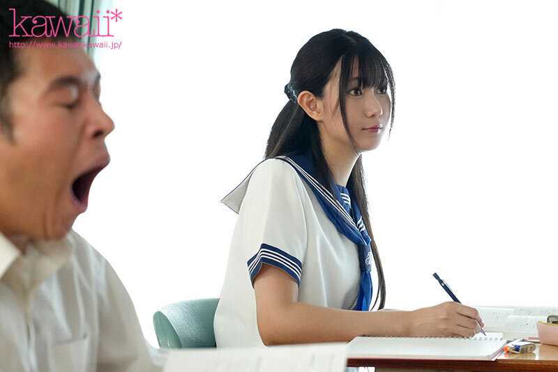 おとなしい君と制服のまま中出しセックスする僕は最低の教師です 谷村凪咲