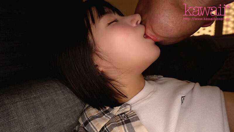 ここ最近100人以上観客集まった注目シンガーが、歌手有名になる前に変態プレイを体験したくてこっそりAV出演デビュー！ 変態むっつりすけボーカル 岐阜県出身 溝端恋