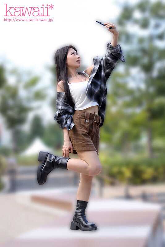 見た目よりウブで見た目より真面目な、SEX経験ガチ1回のみインフルエンサー（カップ数:Hcup）のいきなり中出し体験デビュー【1本限定出演】 重盛れいか