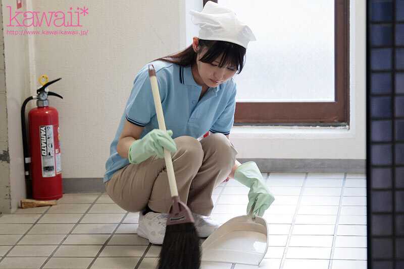 国内で最も可愛く最も全体スタイルが良いビル清掃員がAVデビュー！？クビレ54cm美巨乳 小泉楓さん（20） アダルト出演