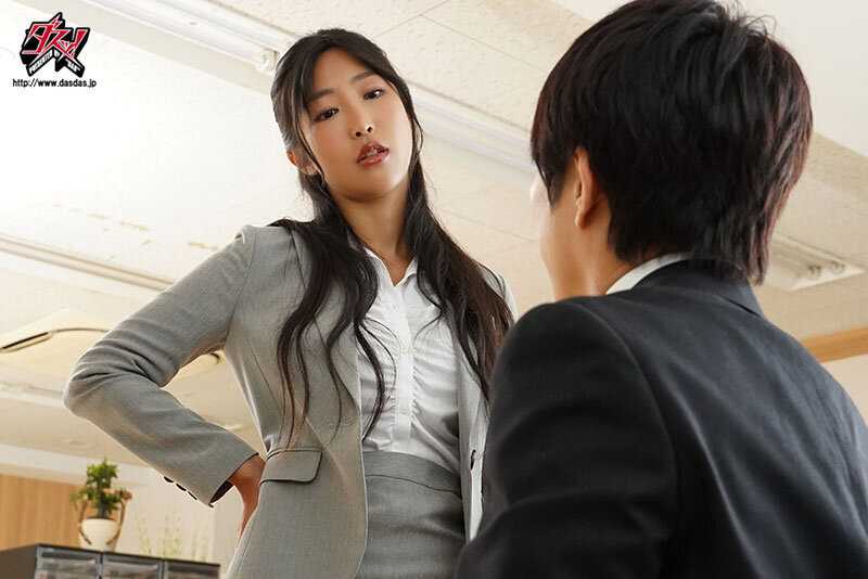 When I encountered my strict busty boss during sugar mommy dating, she held me tightly against her womb begging for love, and I ended up making her a real mother with my seed. Sumire Mizukawa