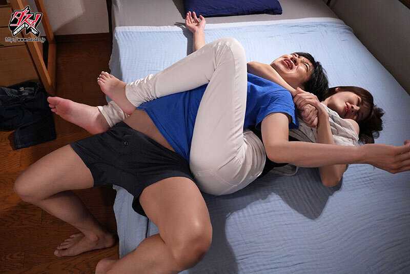 I am a bit uncomfortable with my aunt who was doing pro wrestling play with me and repeatedly performed face sitting pile drivers on me. Fujimori Riho[Origin]