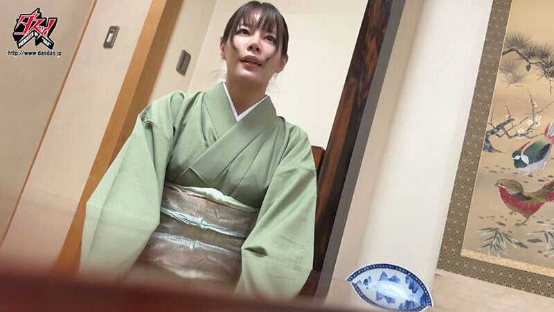 A busty innkeeper is subjected to a full day of coerced filming by a malicious customer, leading to absolute submission and compensation[Origin]