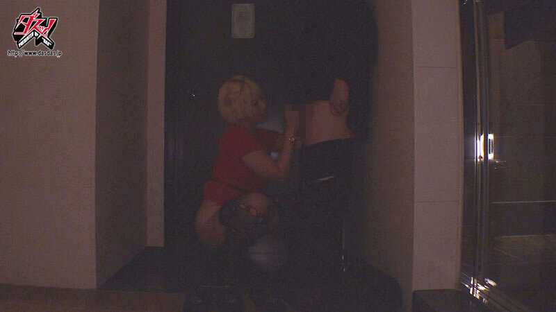 Repeatedly experiencing rainbow golden climaxes with splashing sounds, experiencing HYPER squirting fever with each orgasm. The highest class vulgar woman thoroughly savoring and licking the phallus in tropical rainforest intercourse. Alice Oto[Origin]