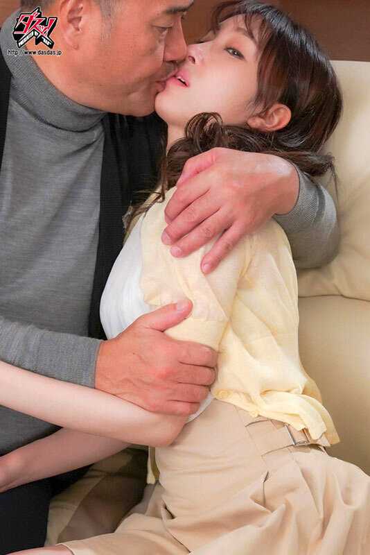 Slender and elegant wife Akari Hanasato was taken advantage of by my father[Origin]