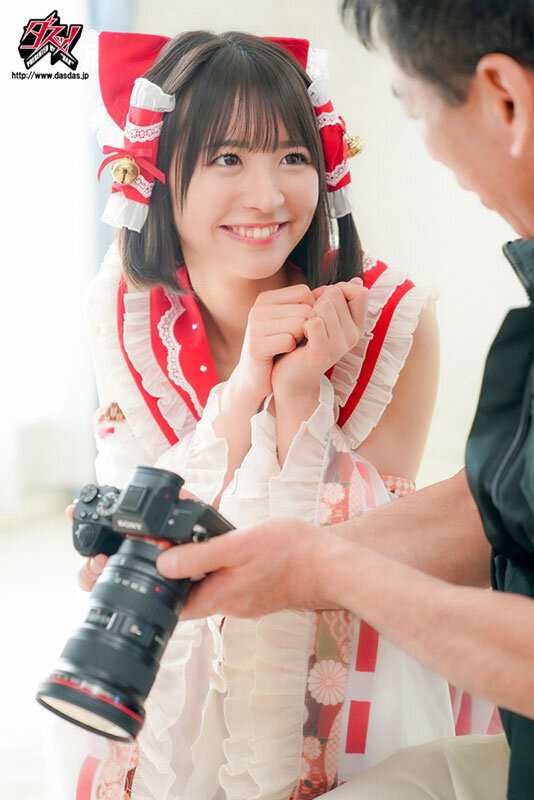 痛カメコに小悪魔誘惑でガチ恋どぴゅ沼につき落とす痴女コスプレイヤー 秘密のコスパコ中出し撮影会 東條なつ