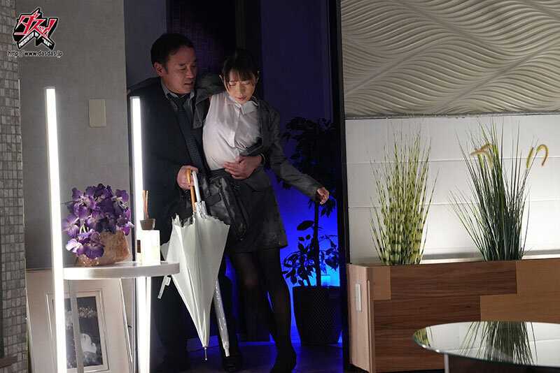 出張先で集中豪雨 嫌いな上司の前でまさか酔い潰れ…突然の相部屋 夜が明けても唾液を濃厚に絡ませ汗だく中出し絶倫性交で貪り合ってました。 天羽りりか