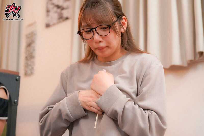 王様ゲームで急接近した隠れ淫乱な地味巨乳と、一泊二日のラブラブ中出しセックス。 七海那美