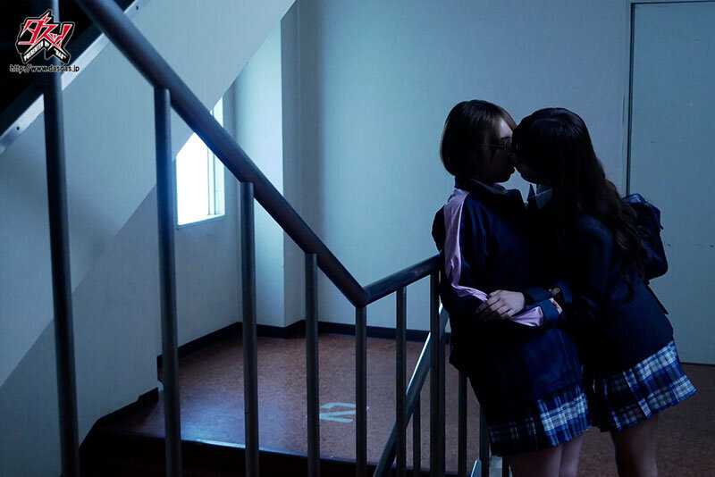 私の好きって気持ち...受け取って！週に1度とは言わず、長く甘い口づけを交わして、温度も確かめて。何度も何度も放課後レズで溶け合う2人の秘密。 宍戸里帆 北岡果林