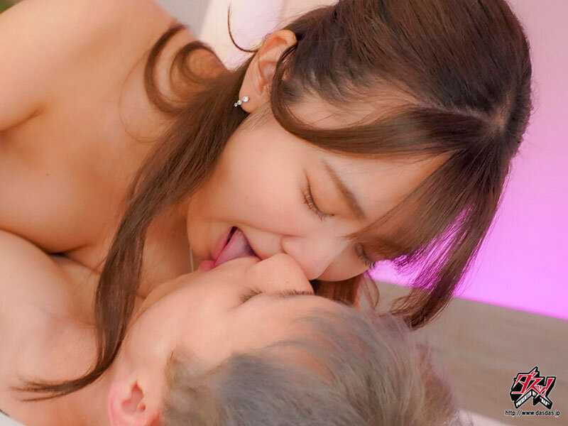 「もう全部夢だから」酔った勢いで浮気セックスしたバイト先の先輩に何度も中出しした最後の夜。 七海那美