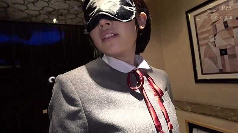 Hikaru Minazuki - A High School Girl Excited by Adult Content Distribution on AirDrop[Origin]