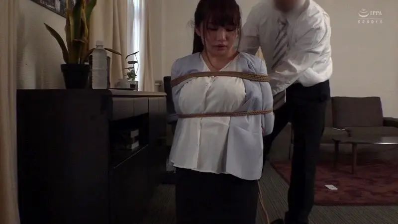 Office Taboo! The Sadistic Boss Ms. Kisaragi Who Never Submits to Men - Skipping Work for Afternoon BDSM Power Harassment Training - Natsuki Kisaragi[Origin]