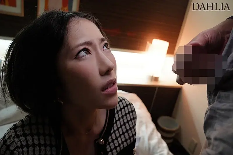 Fallen Celebrity Wife NTR - A Record of a Former Rich Housewife Who Started Working at a Convenience Store and Got Pounded for 2 Hours by the Creepy Store Manager - Tina Nanami[Origin]