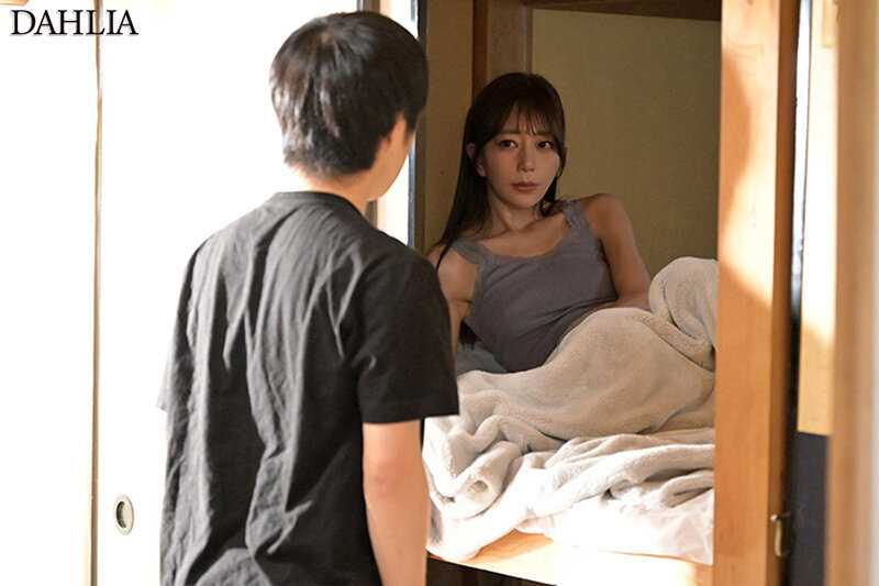 A story about a quiet older sister who was hiding in the closet. - Aoyama Aina