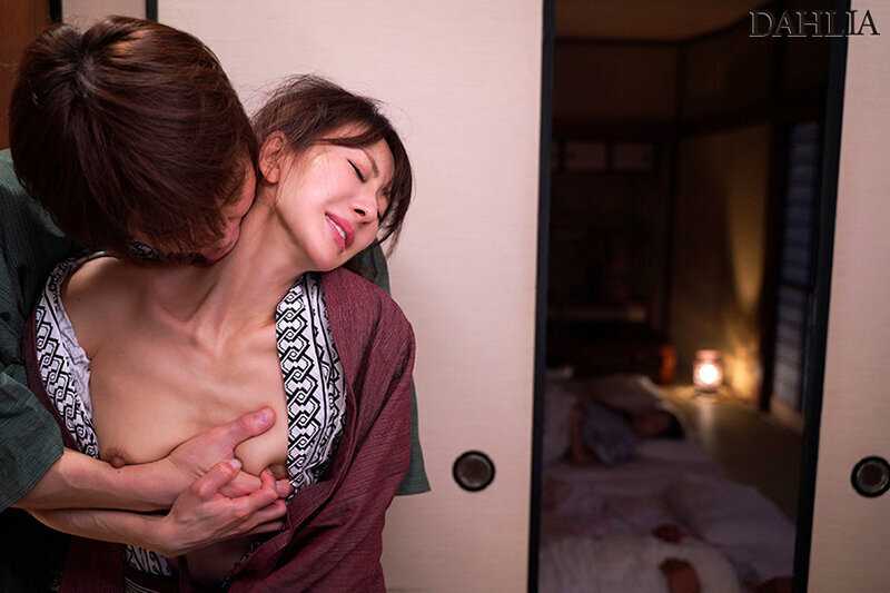 混浴温泉NTR 結婚直前の彼女の母親を孕ませてしまった…。 小沢菜穂