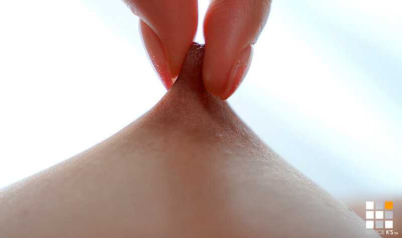 死ぬまでずっと乳首をイジられたい、乳首だけでイキ狂う5人の変態性癖女たち