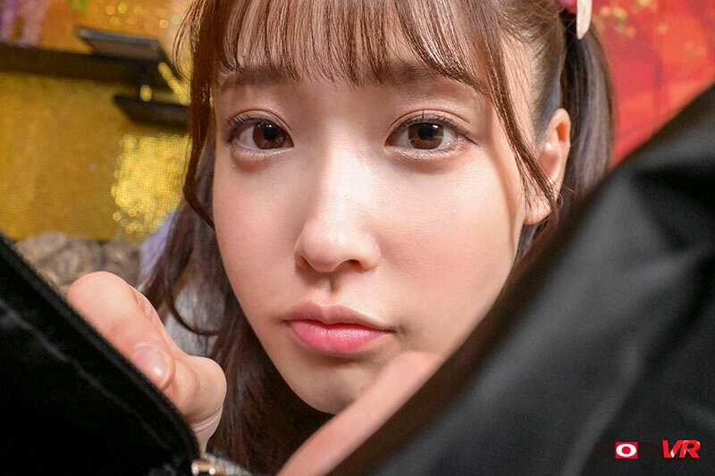 When I became a VR dog, I was picked up by a cute girl