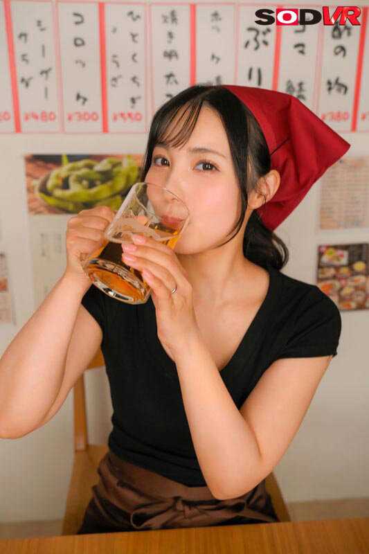 The female manager of the izakaya often closes the shop early when she's in the mood. She continues intimate activities with the part-time worker until the last train.[Origin]