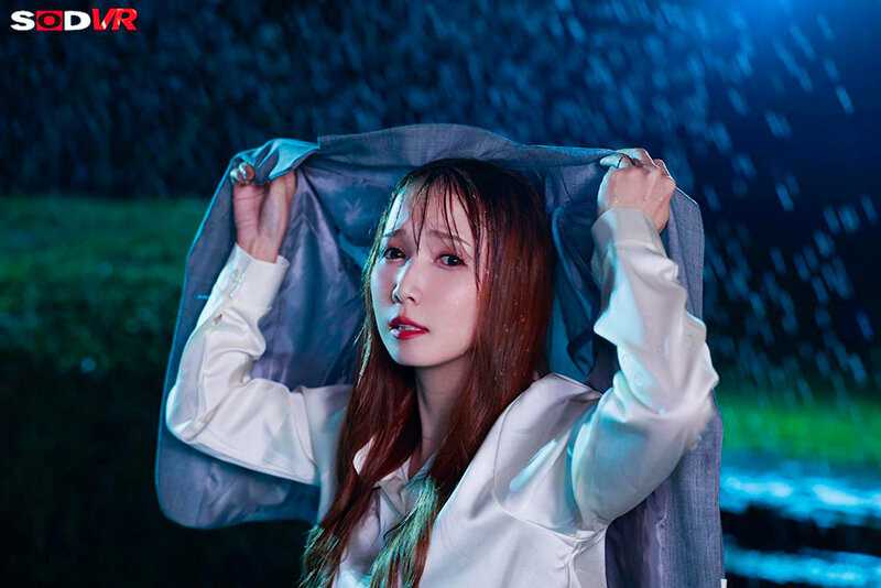 VR8K Wearable × Sudden Downpour - Despite being my subordinate, you're quite arrogant... A strict female boss and distant field work lead to soaking wet double affair. Car intimacy that began when the female boss slightly opened her heart to arrogant me. Tomoda Ayaka[Origin]