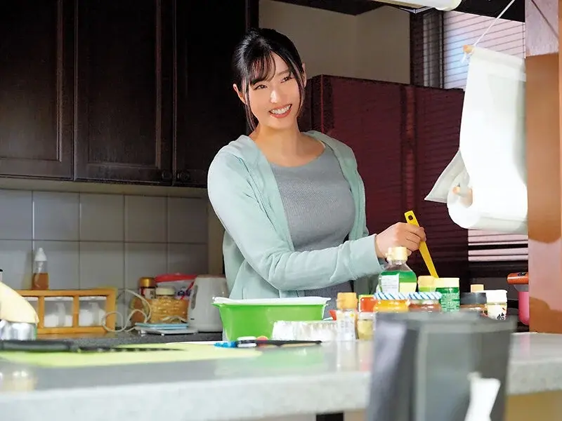 Mrs. A, a busy minivan wife from Machida City (39 years old, mother of two, gets haircuts at budget salons, hobby is bargain shopping at 100-yen stores), who spends her days shuttling kids and running errands, has been indulging in daily car intimacy with a college student from her part-time workplace. She returns home discretely carrying evidence of their encounter, seamlessly transitioning back to her role as a mother. - Fujisaki Yukari[Origin]