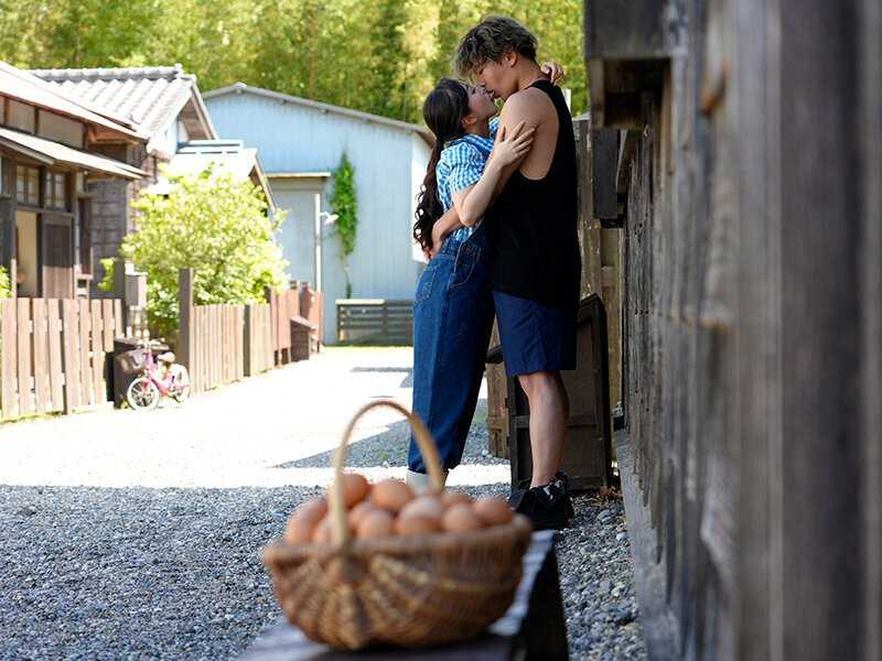 During the national tournament, everyone left town except us two. For three passionate days, I engaged in an affair with my married ex-girlfriend Kasumi Tsukino.[Origin]