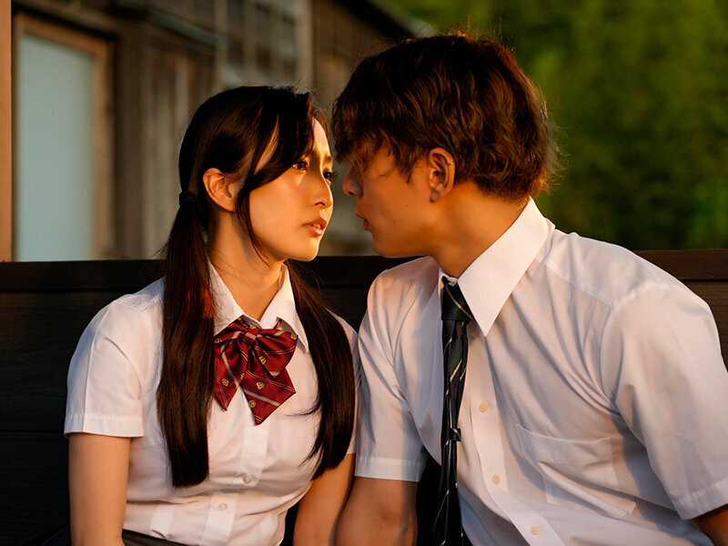 During the national tournament, everyone left town except us two. For three passionate days, I engaged in an affair with my married ex-girlfriend Kasumi Tsukino.[Origin]