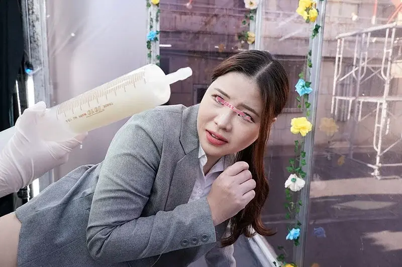 Magic Mirror MM Series - Face Revealed! Black Pantyhose Special: Elite Office Lady's First Milk Enema Experience! After receiving a massive milk injection, the curvy OL can't hold back and squirts through her clothes in public![Origin]